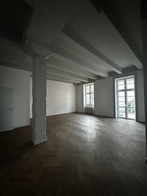 Erstbezug nach Sanierung mit Balkon: freundliche 3-Zimmer-Wohnung in Krefeld