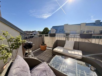 Lichtdurchflutete Dachgeschoßwohnung mit sonniger Terrasse und eigenem Garagenplatz