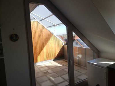 Schöne 2-Zimmer-DG-Wohnung mit überdachter Loggia und EBK in Untermeitingen