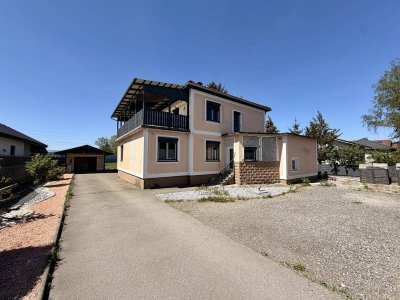 Großzügiges Familienhaus rd. 234 m² Wnfl. mit 1.446 m² Grundstück &amp; großem Entwicklungspotenzial!