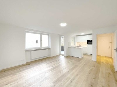 Neu renovierte 2 Zi.-Whg., absolut ruhig - Rückgebäude - Süd-Balkon, EBK, Garage, Zentral-Schwabing