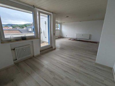Schöne 2-Zimmer-Wohnung mit Loggia und Balkon ab 01.08.2025 zu vermieten