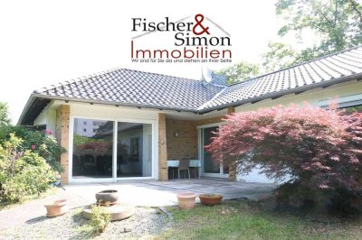 Nienburg-geschmackvoll modernisierter Bungalow m. traumhaftem Garten, sehr stadtnah u. ruhig gelegen