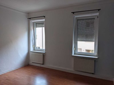 Renovierte Altbauwohnung in zentraler Lage.