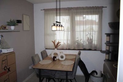 Geschmackvolle, neuwertige 2-Raum-EG-Wohnung mit gehobener Innenausstattung mit EBK in Buxheim