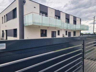 Familienwohntraum - Erstbezug! 6,5 Zimmer, Balkon, Terrasse, Eigengarten, 2 Stellplätze - Schlüsselfertig