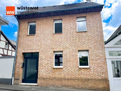 Einziehen & Wohlfühlen - komplett saniertes Einfamilienhaus in zentraler Lage