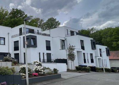 4-Zimmer Maisonette  Penthouse-Wohnung mit Einbauküche und Dachterrasse