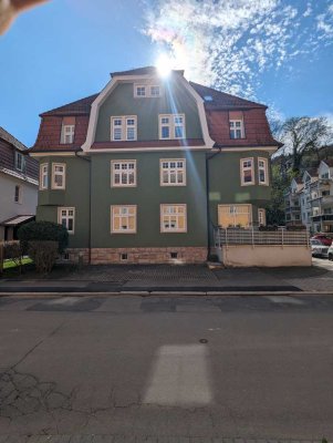 Lichtdurchflutete Maisonette-Wohnung in stilvoller Stadtvilla