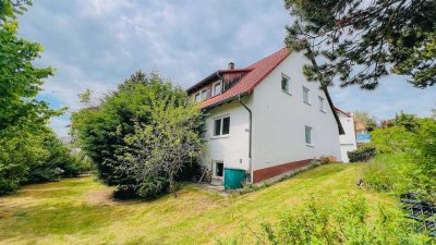 Imposantes Zweifamilienhaus mit Fernblick und weitläufigem Garten