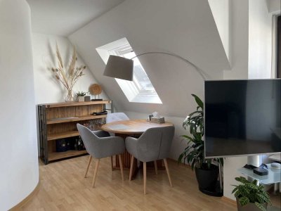 helle, moderne 3 Zimmer Maisonnette Wohnung mit Balkon und Garage