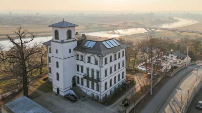 Luxuriöse Ausstattung trifft unbezahlbaren Ausblick - repräsentative Beletage in Villa Elysium