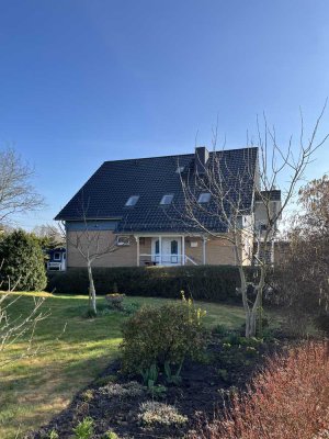 Großzügiges Zweifamilienhaus in ruhiger Wohnlage