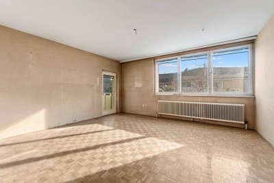 Helle 3-Zimmer-Dachgeschosswohnung mit Loggia in Ruhelage