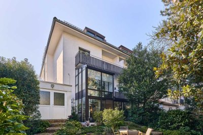 Historische Eleganz eines Mehrfamilienhauses - Wohntraum  in einzigartiger Lage des Lindenhofes.