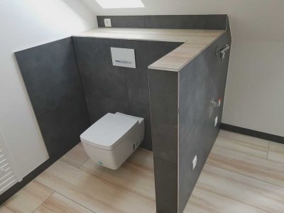 TOP-Moderne 2 Zimmer-Dachgeschosswohnung mit hochwertiger Einbauküche