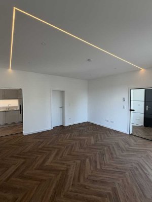 Elegantes Wohnen: Sanierte Designerwohnung mit Dachterrasse