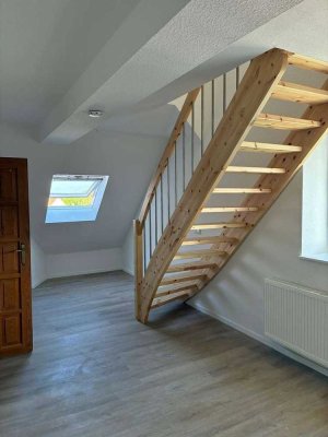 Single-Apartment mit Stil – Einbauküche und französischer Balkon inklusive
