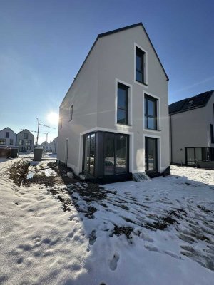 Erstbezug! Einfamilienhaus incl. EBK & PV