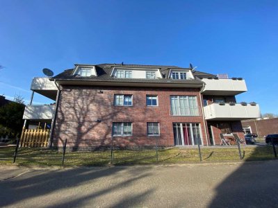Helle Vier-Zimmer-Maisonette-Wohnung mit Einbauküche und Balkon in Kattenturm