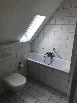 FRISCH RENOVIERTE 3 Zimmer Wohnung
