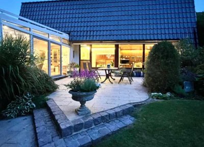 Architekten-Bungalow von Walter Becker auf großzügigem Grundstück mit Wintergarten- sofort verfügbar