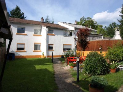 Schöne Wohnung im Grünen mit Garten in Eberstadt.