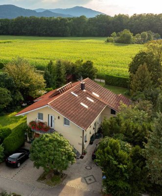Mehrfamilienhaus mit Bergblick nähe Salzburg in ruhiger Lage freistehend.