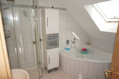 Schöne und helle 4-Zimmer Wohnung mit Möglichkeit zur Gartennutzung in Darmstadt-West