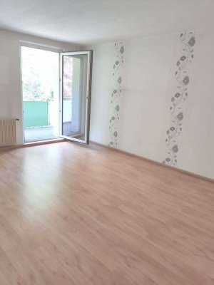 Besichtigung Donnerstag 14.08. - helle Wohnung mit zwei Balkon im Herzen von Würzburg