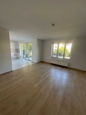 Ab Sofort// Charmante 2-Zimmer-Wohnung mit Terrasse und Tageslichtbad