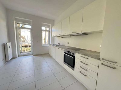 Neu & exklusiv - Großzügige 3-Zimmer-Wohnung mit Balkon & Einbauküche