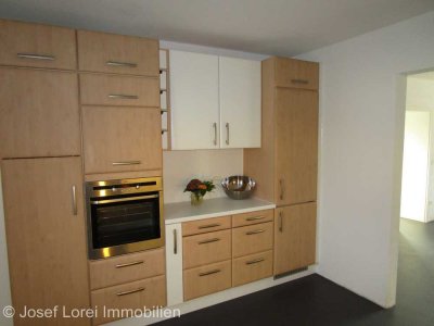 Gepflegte Erdgeschosswohnung mit Einbauküche und großer Terrasse