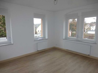 Hochwertig sanierte EG 3-Raum Wohnung mit neuem Bad in Mülsen
