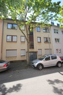 Duisburg- Beeck, ruhige Seitenstraße, moderniesierte Wohnung mit Einbauküche und XXL Balkon