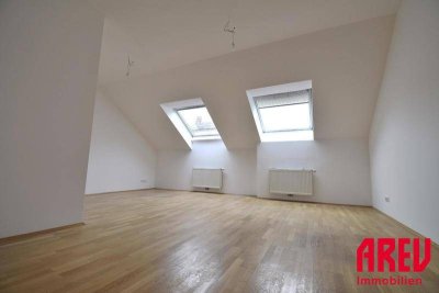 WOHNEN NAHE DER DONAU - GROSSARTIG DACHGESCHOSSWOHNUNG MIT NEUER KÜCHE