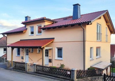 Rödental, 2 Fam.Hs. +Nebenhaus mit ELW