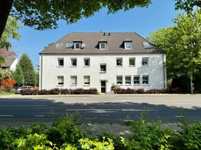 Traumhaftes Wohnen: Liebevoll sanierte Altbauwohnung mit malerischen Garten mitten in Erkelenz Stadt