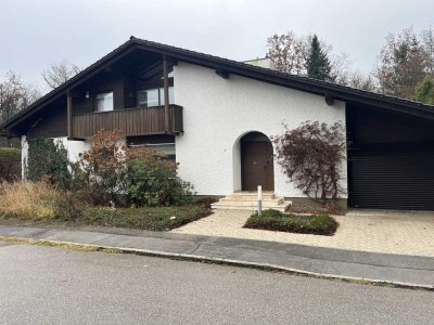 Repräsentative Villa am Waldesrand in Krailling