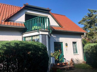Idyllisch attraktives Grundstück mit 2 Einfamilienhäuser