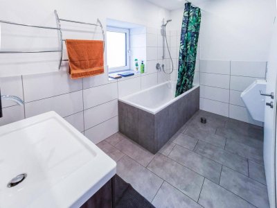 Traumlage mit großer Garage, Garten, Panoramaterrasse