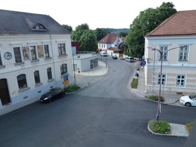 HELLE 3-ZIMMER WOHNUNG DIREKT IM ZENTRUM!