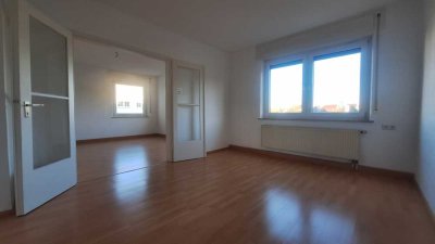 Helle, große 4-Zimmer-Wohnung