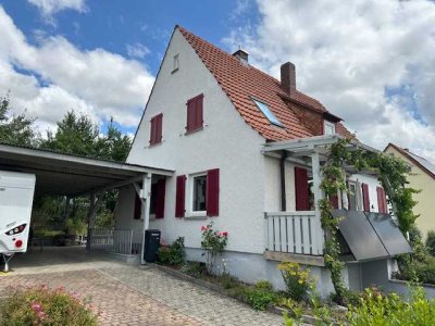 Freistehendes 4-Zimmer-Haus mit wunderschönem Garten in Niederwerrn