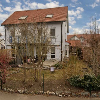 Traumhaftes Zuhause mit Garten: Doppelhaushälfte in Bellenberg