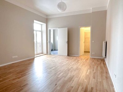 Hochwertig sanierte sonnige 1 Zimmer Wohnung mit Einbauküche in wunderschönem Altbau in Golßen