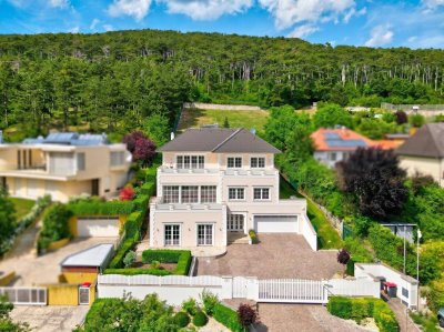 Traumhafte Villa mit Indoor Pool + großem Garten zu verkaufen!