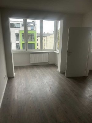 Komplett sanierte 1-Zimmer-Wohnung in Spandau, Schönwalder/Lynarstr.