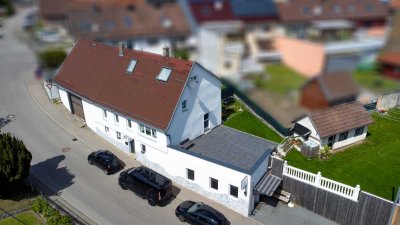 Kernsaniertes Einfamilienhaus mit Gewerbeeinheit & großer Scheune