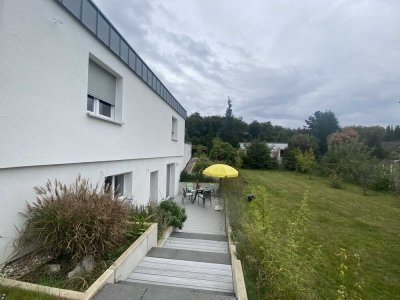 Helle 2-Zimmer Wohnung mit großer Terrasse